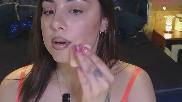 Snapshot of VanessaDoyle chatting on 12, 3, 2025 VanessaDoyle online show from 12, 3, 2025