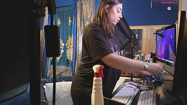 Snapshot of VanessaDoyle chatting on 21, 3, 2025 VanessaDoyle online show from 21, 3, 2025