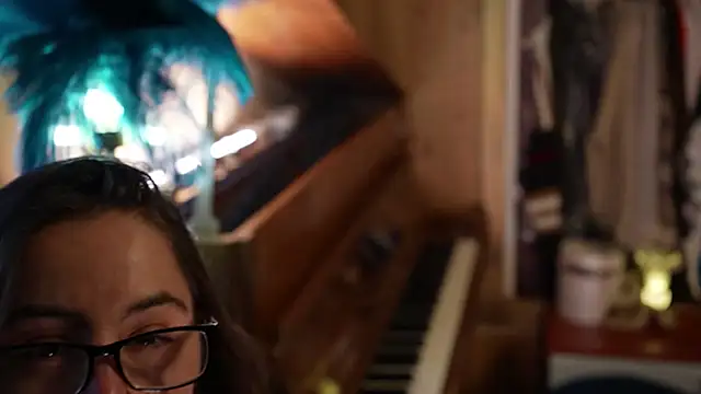 Snapshot of VanessaDoyle chatting on 10, 9, 2025 VanessaDoyle online show from 10, 9, 2025