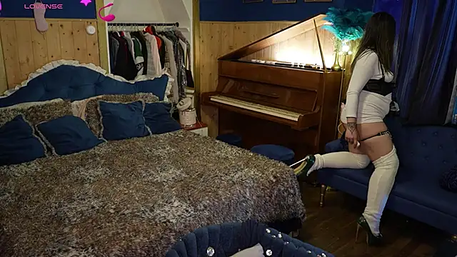 Snapshot of VanessaDoyle chatting on 13, 9, 2025 VanessaDoyle online show from 13, 9, 2025