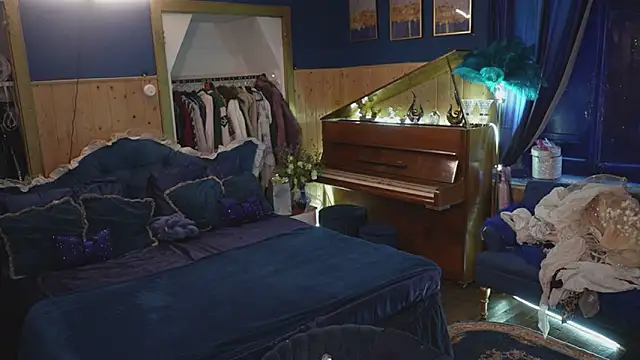 Snapshot of VanessaDoyle chatting on 30, 10, 2025 VanessaDoyle online show from 30, 10, 2025