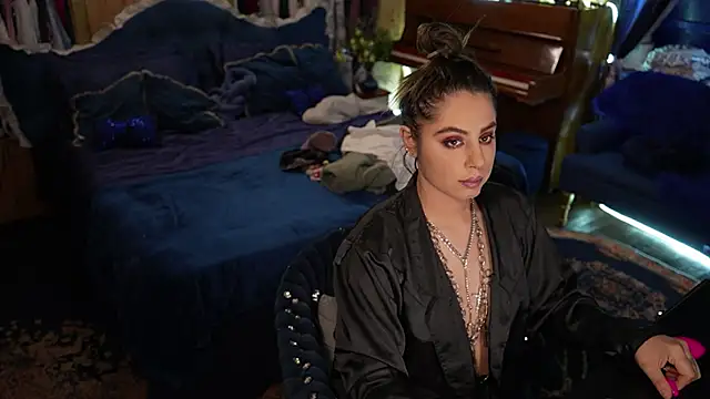 Snapshot of VanessaDoyle chatting on 31, 10, 2025 VanessaDoyle online show from 31, 10, 2025