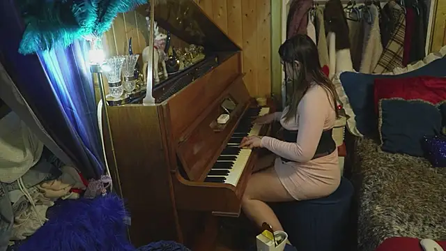 Snapshot of VanessaDoyle chatting on 21, 11, 2025 VanessaDoyle online show from 21, 11, 2025