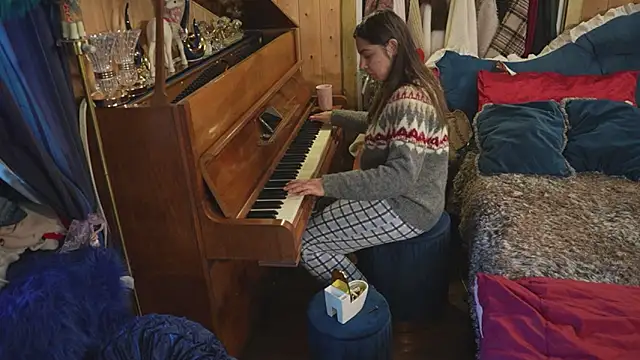 Snapshot of VanessaDoyle chatting on 22, 11, 2025 VanessaDoyle online show from 22, 11, 2025