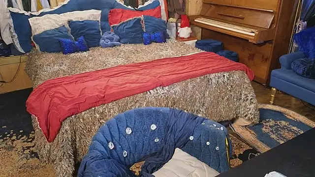 Snapshot of VanessaDoyle chatting on 26, 11, 2025 VanessaDoyle online show from 26, 11, 2025