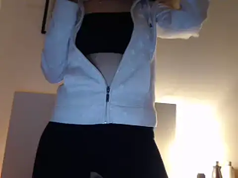 ocean eyess  online show from 30, 11, 2025