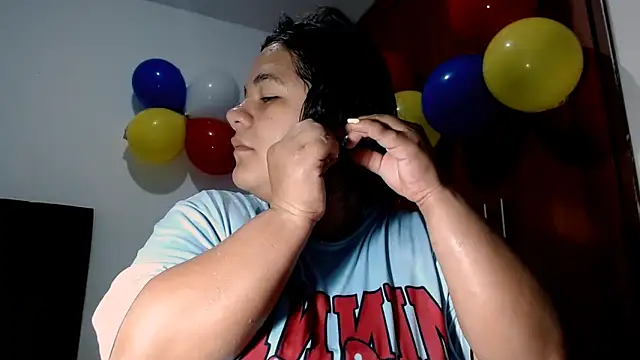 Snapshot of Van3orgasm4me chatting on 21, 6, 2026 Van3orgasm4me online show from 21, 6, 2026