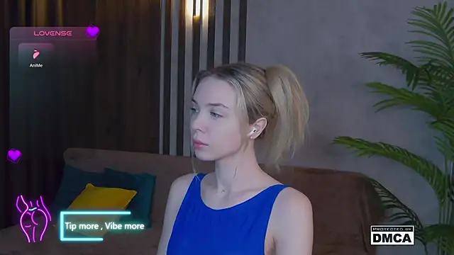 Holl1Would online show from 28, 1, 2025