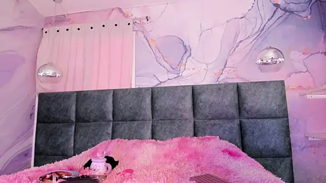 AntonellaRossi online show from 6, 4, 2026