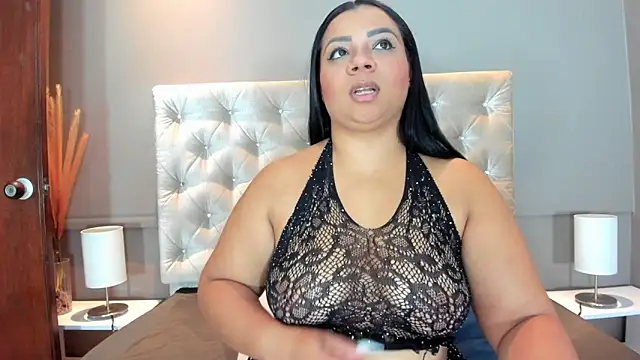 Snapshot of MelanyShayk chatting on 14, 12, 2024 MelanyShayk online show from 14, 12, 2024