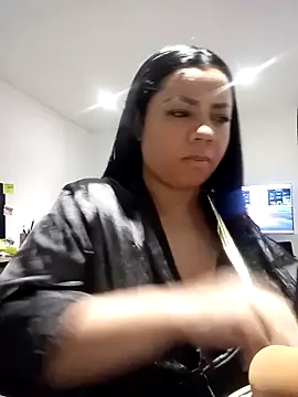 Snapshot of MelanyShayk chatting on 4, 1, 2025 MelanyShayk online show from 4, 1, 2025