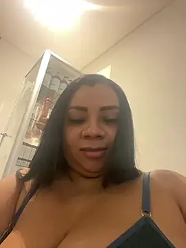 Snapshot of MelanyShayk chatting on 31, 1, 2025 MelanyShayk online show from 31, 1, 2025