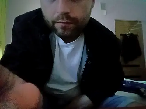 Snapshot of HouseOfCums chatting on 11, 9, 2025 HouseOfCums online show from 11, 9, 2025