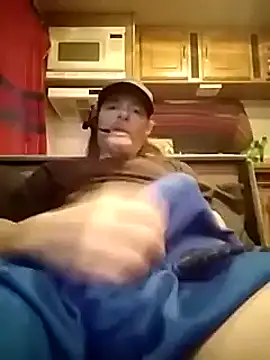 Snapshot of truckerlove69 chatting on 5, 12, 2024 truckerlove69 online show from 5, 12, 2024