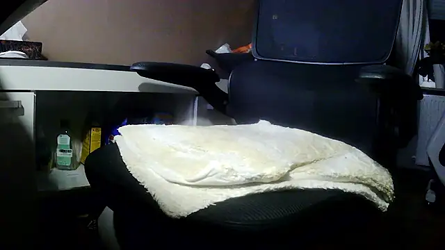 Snapshot of suedel65 chatting on 2, 2, 2026 suedel65 online show from 2, 2, 2026