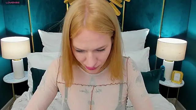 Snapshot of SarahLust chatting on 8, 5, 2026 SarahLust online show from 8, 5, 2026