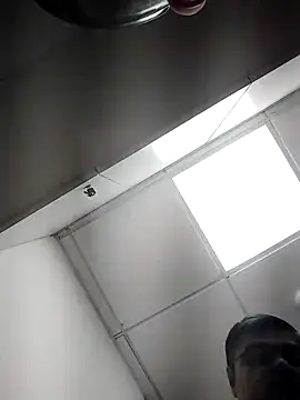 Desi Londa 143 online show from 10, 9, 2025