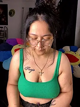MsConejitaa online show from 2, 12, 2024