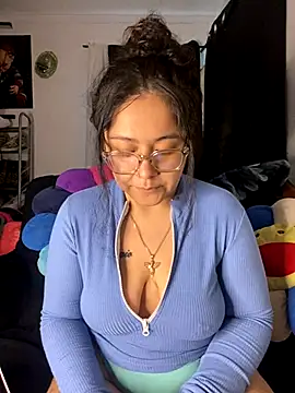MsConejitaa online show from 4, 12, 2024