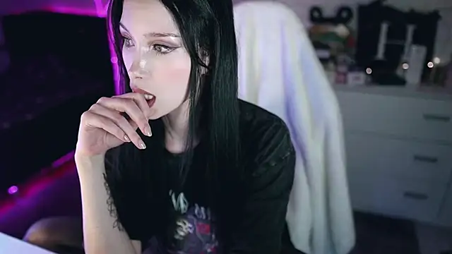  Uindi  online show from 9, 12, 2024