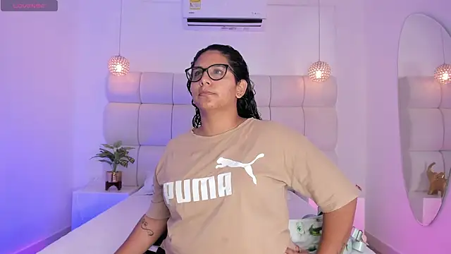 DanielleEvans  online show from 16, 11, 2025