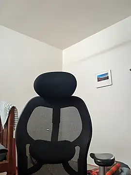  IRRESISTIBLE  online show from 17, 2, 2025