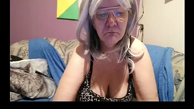 Snapshot of milfchantal4 chatting on 24, 1, 2025 milfchantal4 online show from 24, 1, 2025