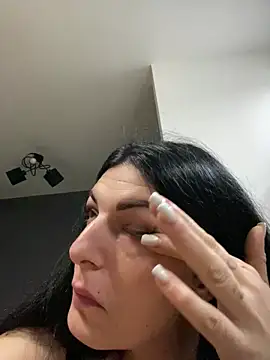 Mary Hot  online show from 1, 2, 2026