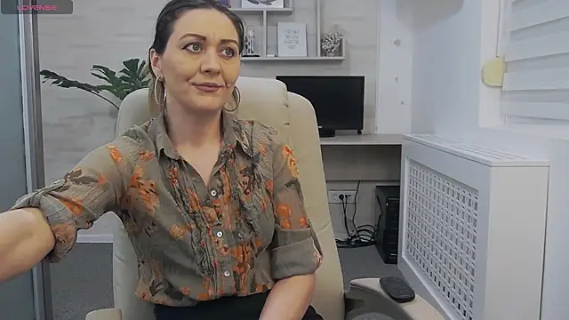 EllaMilf  online show from 23, 1, 2025