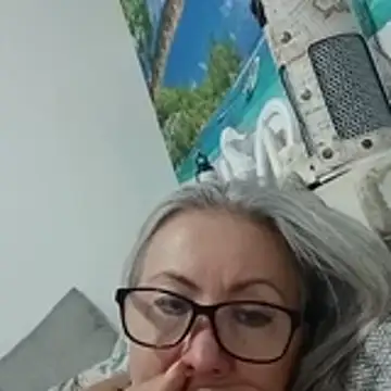 Snapshot of EvaRobinson chatting on 9, 7, 2026 EvaRobinson online show from 9, 7, 2026