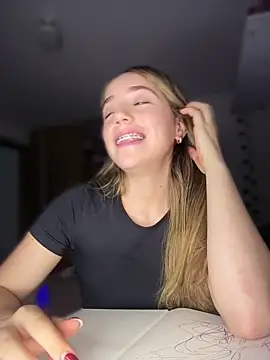Snapshot of ShelbyHagen chatting on 2, 7, 2026 ShelbyHagen online show from 2, 7, 2026