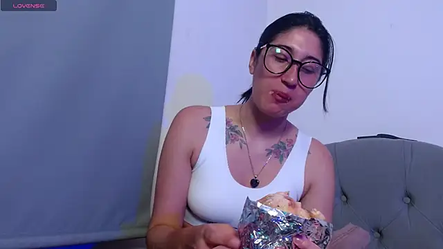 Red-moon1 online show from 9, 10, 2025