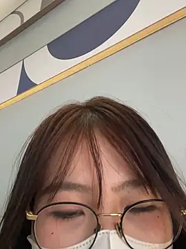 Snapshot of Onee-Chew chatting on 21, 4, 2026 Onee-Chew online show from 21, 4, 2026