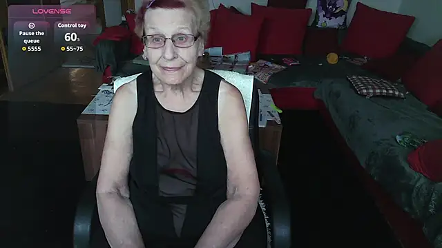 HeisseomaOriginal online show from 8, 10, 2025