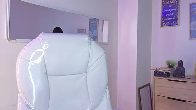 bluee hazell online show from 13, 3, 2026