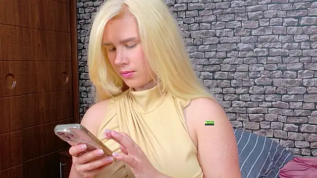 Snapshot of CuteBlondeMe chatting on 14, 7, 2026 CuteBlondeMe online show from 14, 7, 2026
