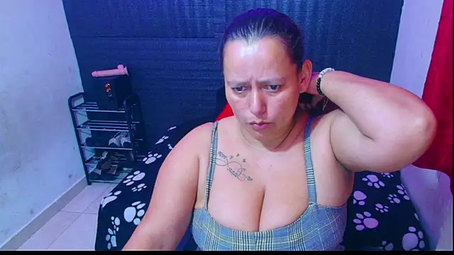Snapshot of Diana_Lozano chatting on 12, 3, 2025 Diana Lozano online show from 12, 3, 2025