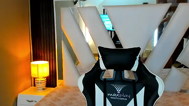 Linda4Petite online show from 11, 10, 2025