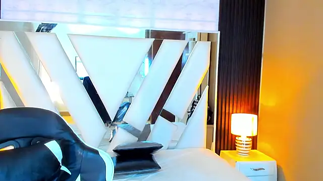 Linda4Petite online show from 15, 11, 2025