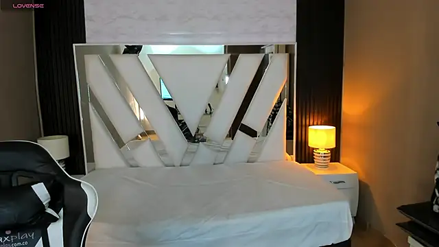 Linda4Petite online show from 6, 1, 2026