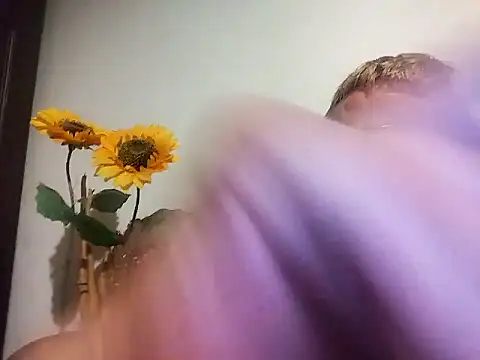 Snapshot of Robertino21cm chatting on 24, 10, 2025 Robertino21cm online show from 24, 10, 2025