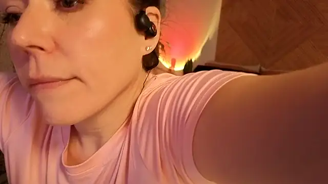 Ellie-L-Elizabeth online show from 28, 2, 2026