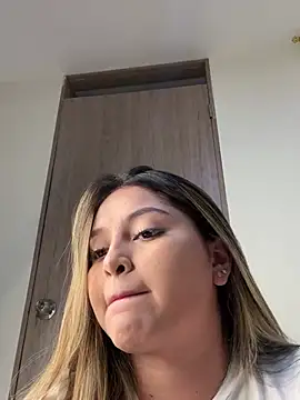 lunablossom  online show from 3, 1, 2025