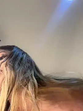 lunablossom  online show from 7, 1, 2025