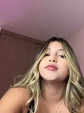 lunablossom  online show from 21, 10, 2025