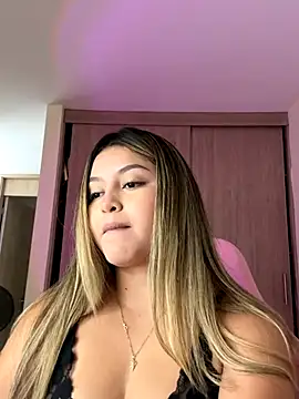 lunablossom  online show from 23, 10, 2025