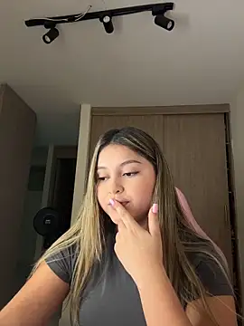 lunablossom  online show from 17, 3, 2026