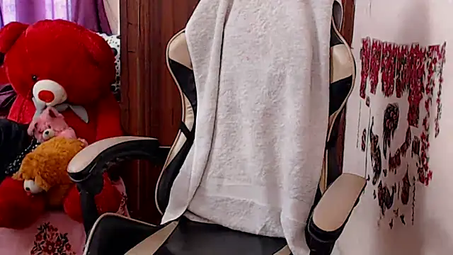 Snapshot of Naughty_Kashish chatting on 20, 5, 2026 Naughty Kashish online show from 20, 5, 2026