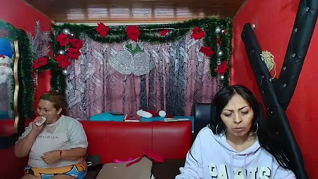Snapshot of lesbiancuple chatting on 2, 1, 2025 lesbiancuple online show from 2, 1, 2025