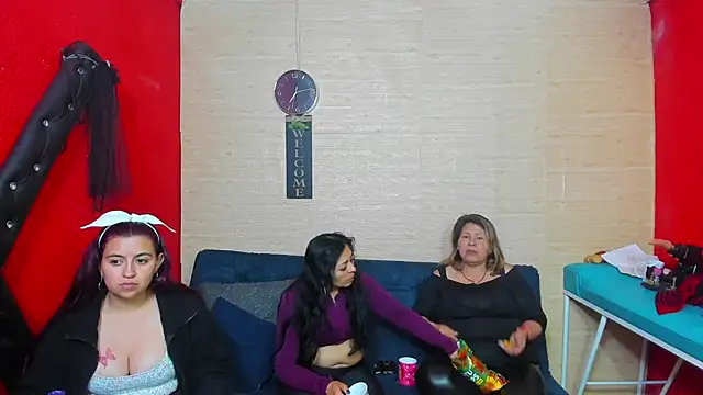 Snapshot of lesbiancuple chatting on 22, 9, 2025 lesbiancuple online show from 22, 9, 2025